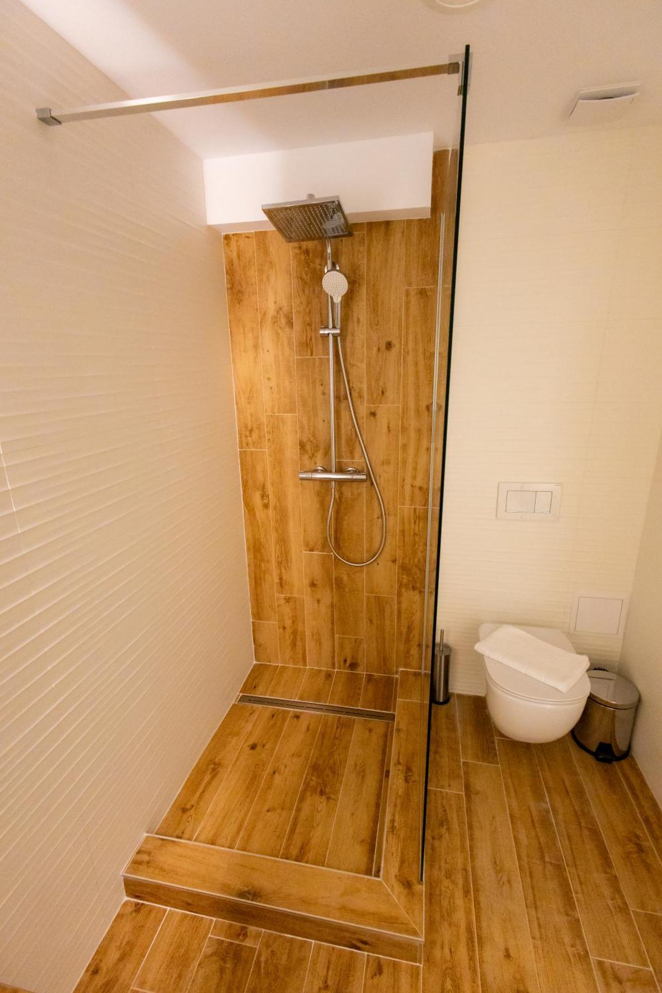 מלון Ieşelniţa Yrys House - Adults Only מראה חיצוני תמונה